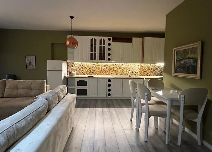 Alles Air Albania * ティラナ