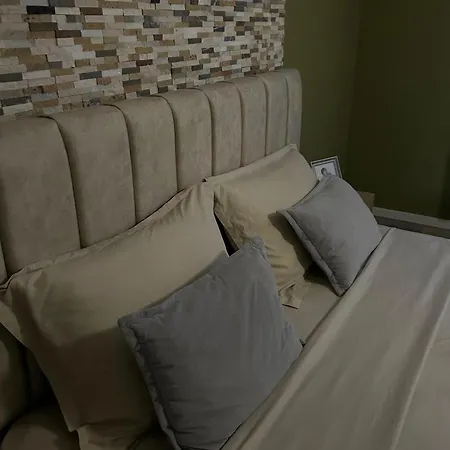 Alles Air Albania * Тирана