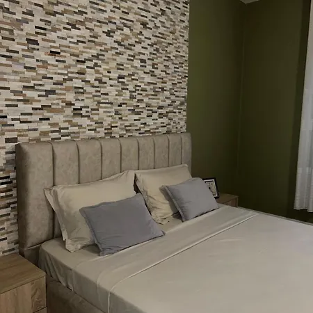 Alles Air Albania * Тирана